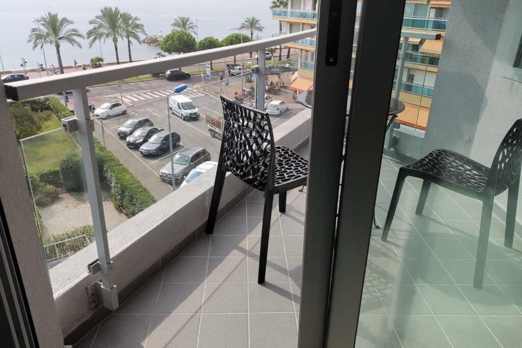 Appartement 6 Personnes Face A La Mer Cagnes-sur-Mer Buitenkant foto