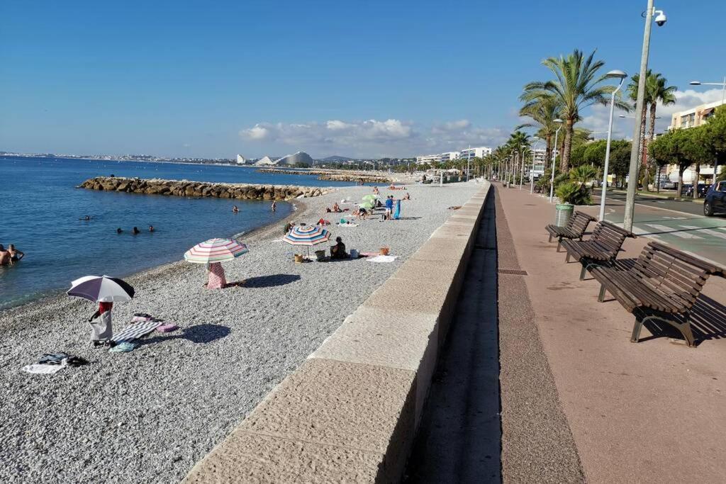 Appartement 6 Personnes Face A La Mer Cagnes-sur-Mer Buitenkant foto